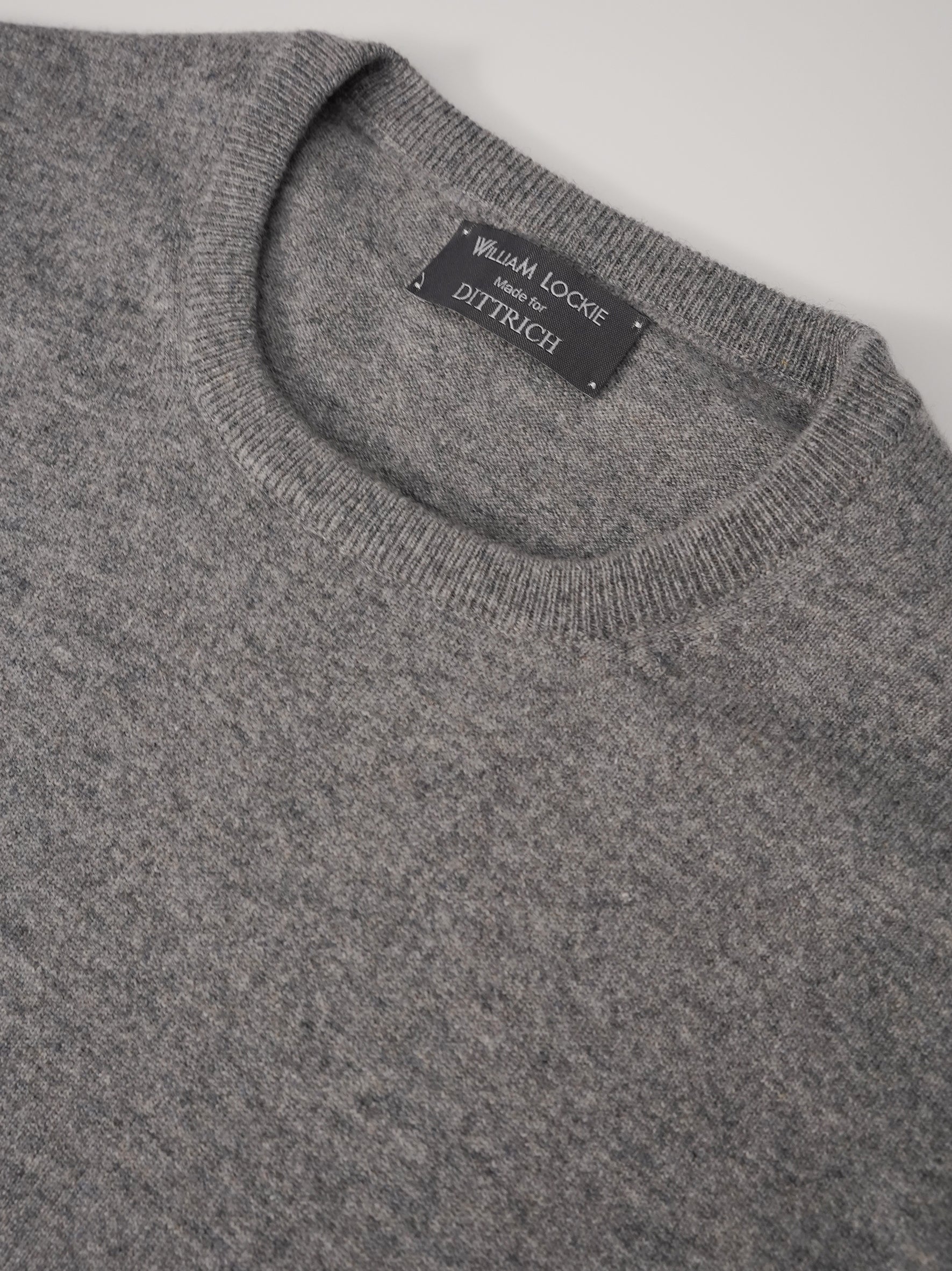 Grauer Cashmere-Roundneck